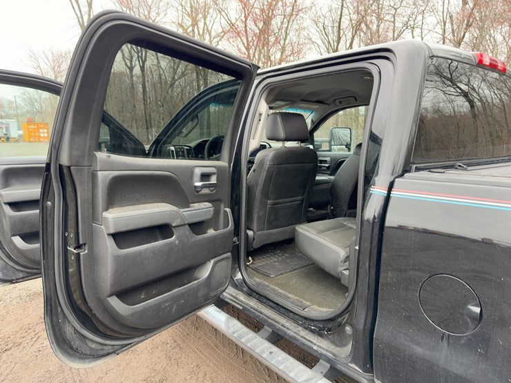 2016-chevrolet-silverado-2500hd-image-14