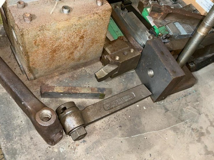 #233-•-steel-shelf-and-contents-image-3