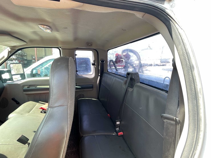 #5672-•-2010-f250-4x4-extended-cab-(has-wi-title)-image-57