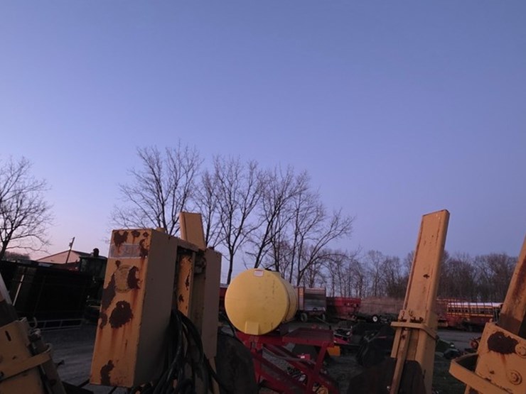 ts-44t-skidloader-tree-spade-image-12