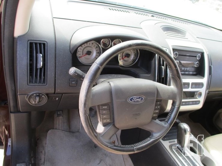 2010-ford-edge-sel-image-11