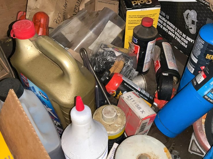 #266-•-tool-chest,-oils,-torches-and-parts-image-4