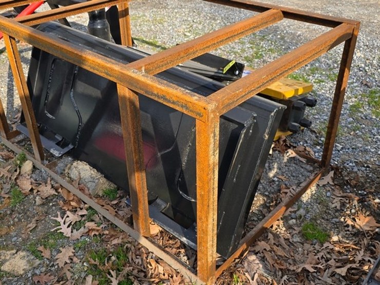 new-cfg-skidloader-post-pounder-image-3