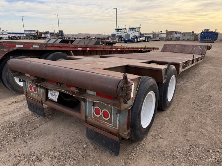 1981-aztec-42-x-96-t/a-drop-deck-lowboy-image-3