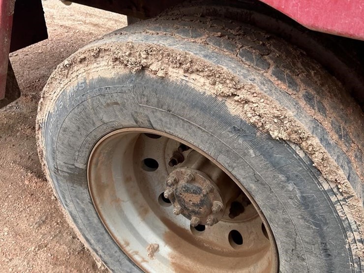 2004-peterbilt-357-image-16