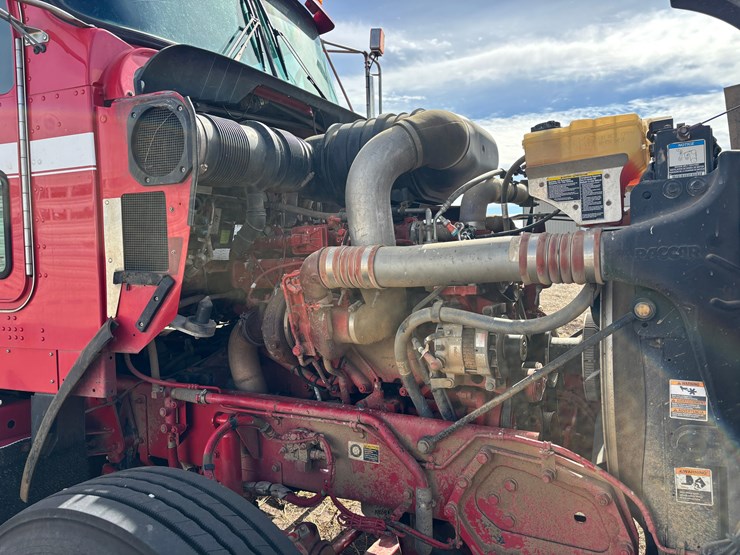 2012-kenworth-semi-truck-image-3