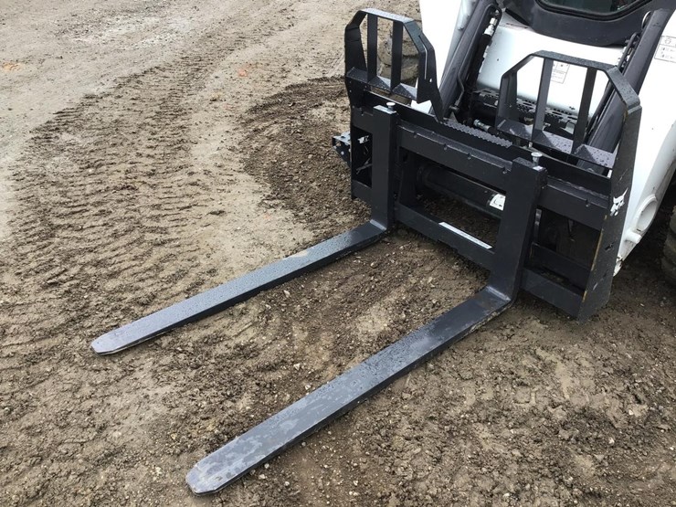 bobcat-48"-heavy-duty-skid-steer-pallet-forks-image-1