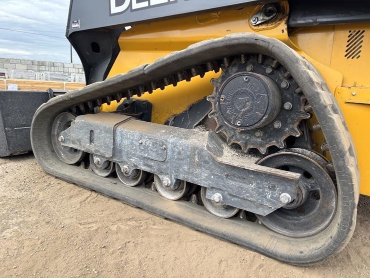 2022-deere-325g-image-16