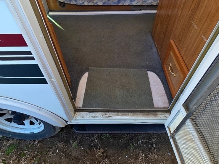 1998-sunline-camper-(title)-image-30