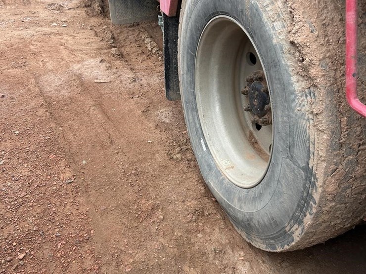 2004-peterbilt-357-image-24