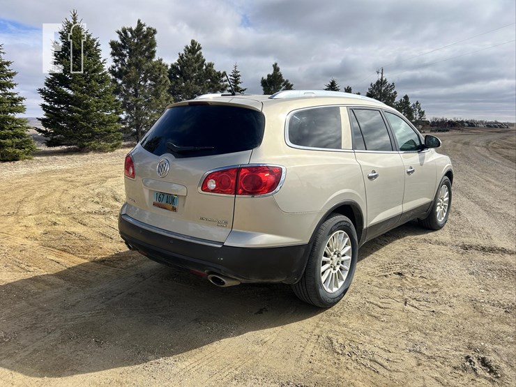2011-buick-enclave-image-3