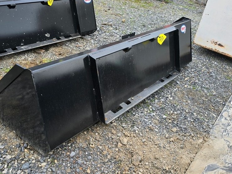 new-swict-78"-skidloader-bucket-image-2