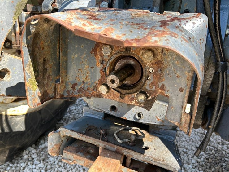 new-holland-5640-image-15