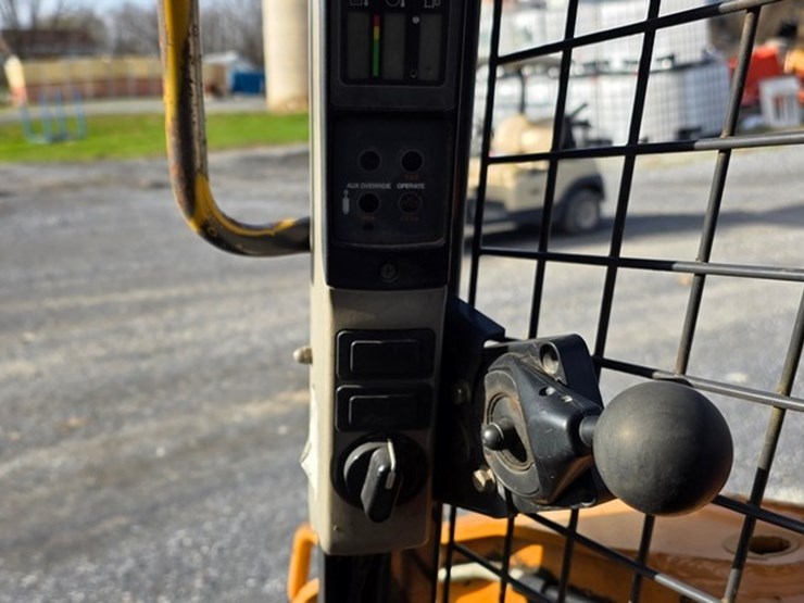 2011-case-sr200-image-40