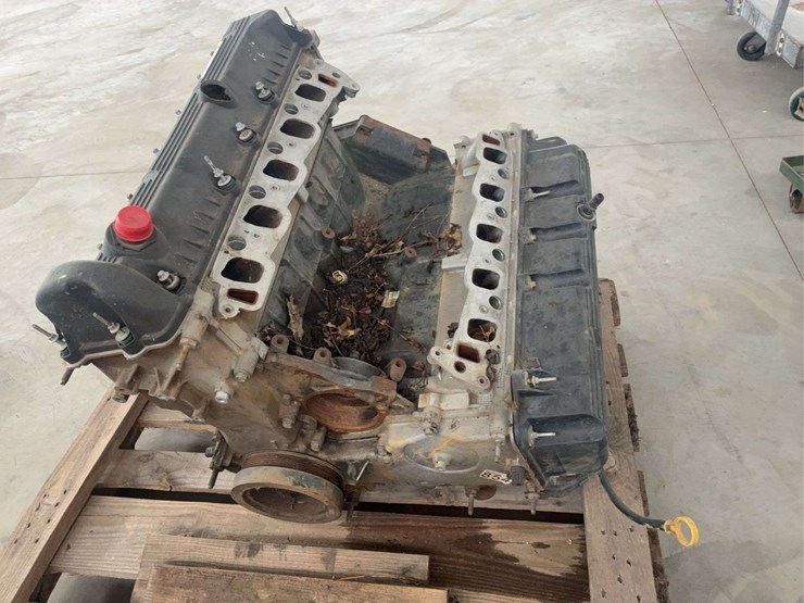 ford-6.8-liter-v10-engine-core-–-as-is-for-parts-or-rebuild-image-4