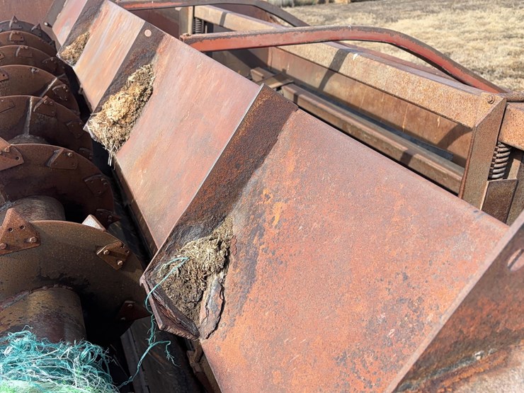 knight-reel-auger-feed-wagon-image-15