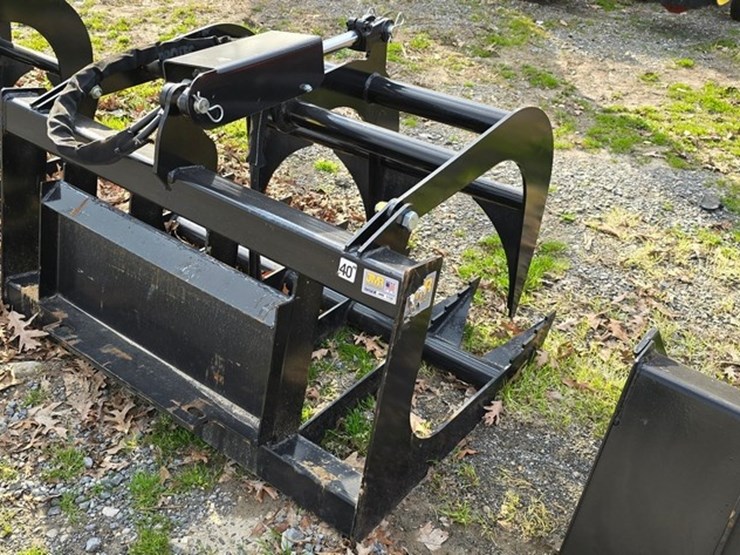 new-jmr-40"-mini-skidloader-grapple-image-1