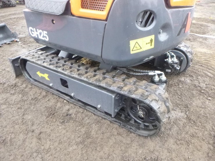 aboss-gh25-hydraulic-excavator-image-28