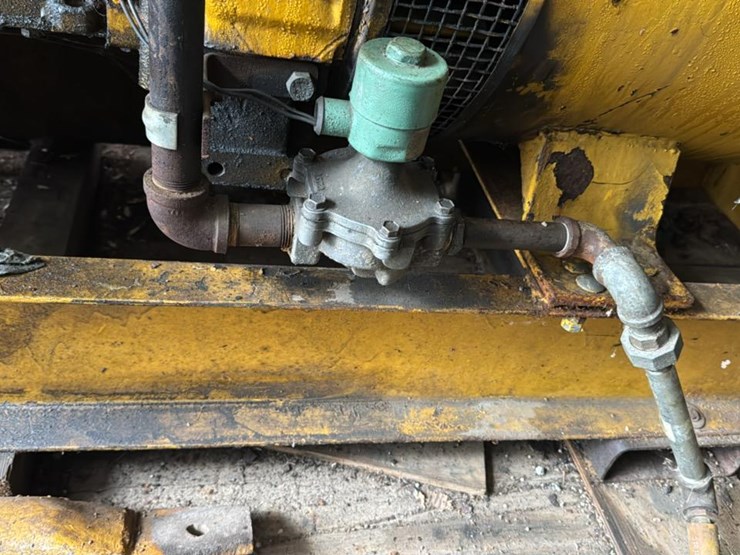 #255-•-cat-genset-image-12