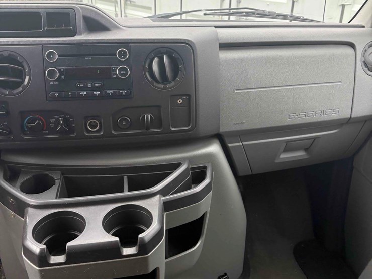 2011-ford-e350-image-20