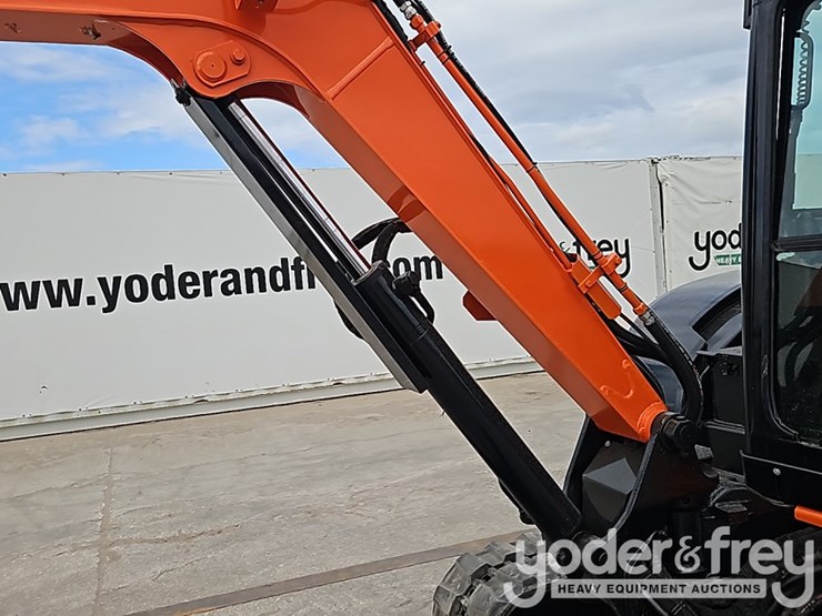 2011-hitachi-zx50u-3f-image-20