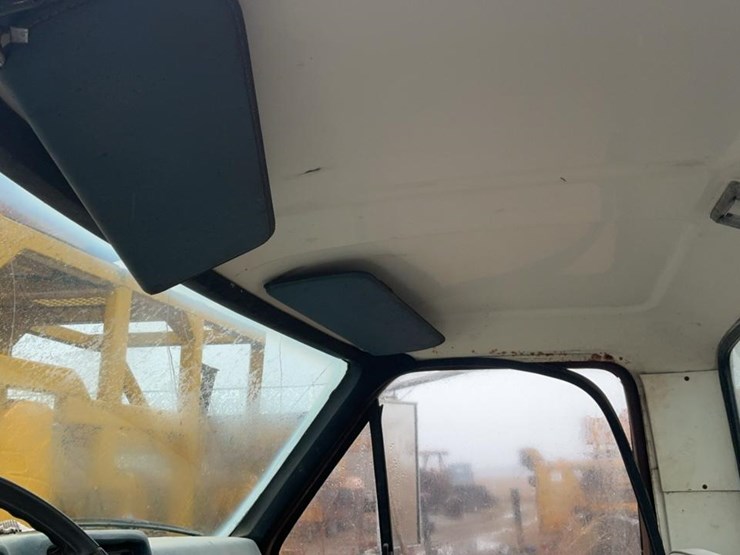 #301-•-1980-ford-k604-flatbed-truck-image-22