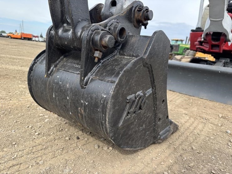 takeuchi-tb216-image-13