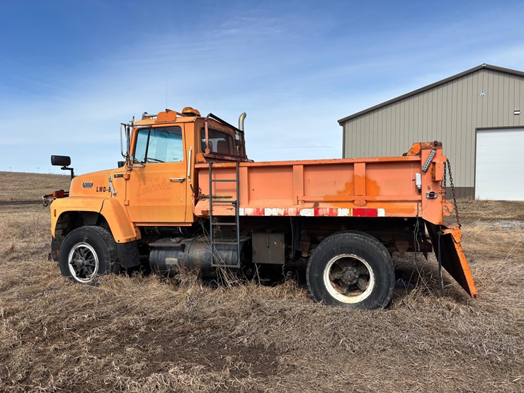1989-ford-l8000-image-7