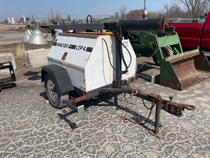 #5692-•-wacker-light-tower-image-3