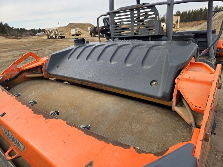 2012-hamm-hd140-image-25