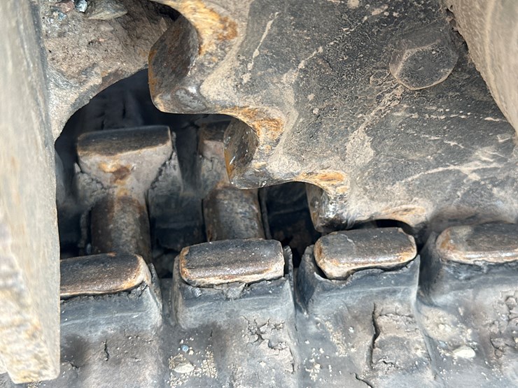 2014-takeuchi-tb240-image-56