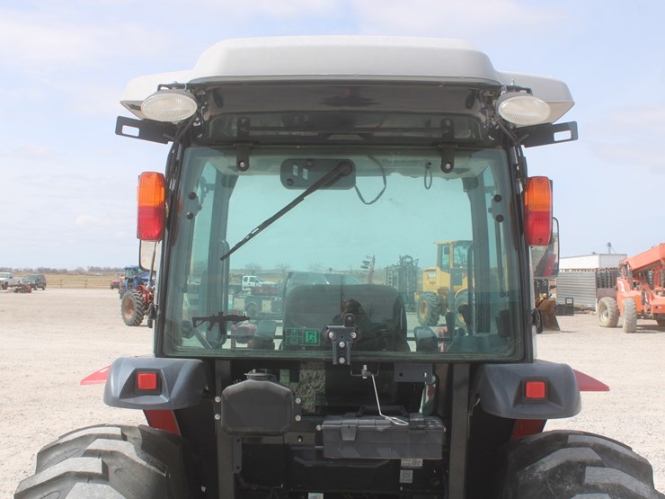 2018-massey-ferguson-1755m-image-37