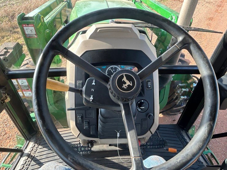 john-deere-6115d-image-38