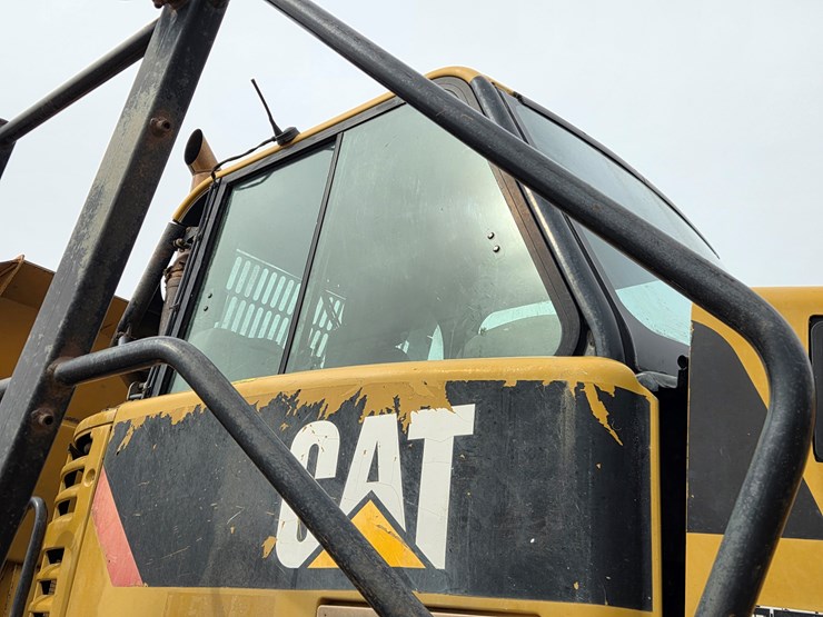 caterpillar-740-image-58