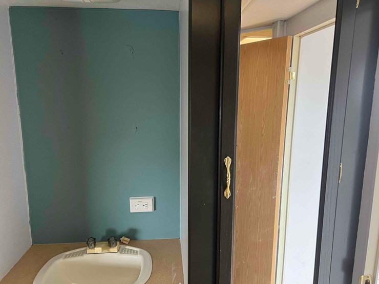 2003-keystone-hornet-travel-trailer-image-17