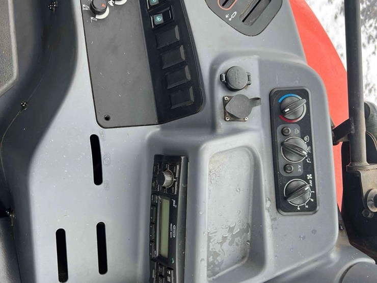 2016-kubota-m6-131-image-16