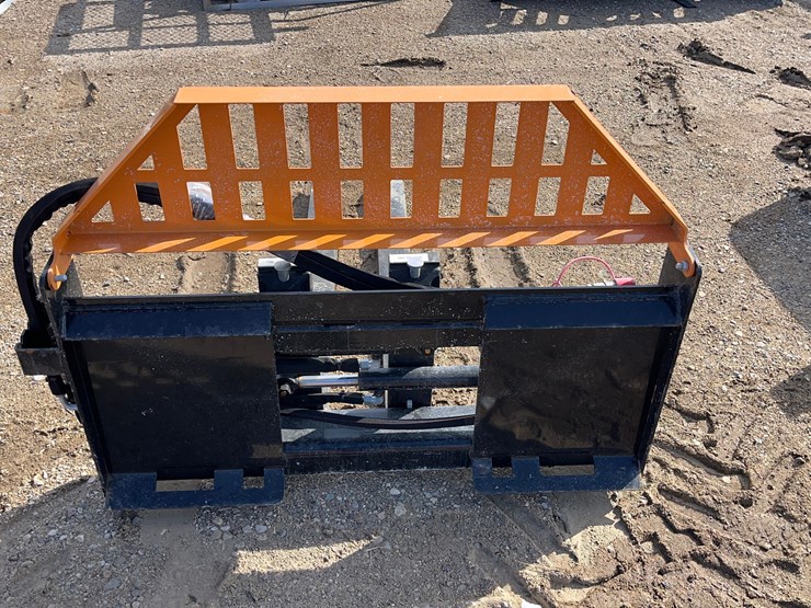 wolverine-skid-steer-hydraulic-pallet-forks-image-6