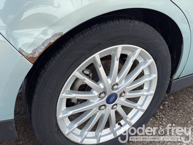 2013-ford-cmax-image-17