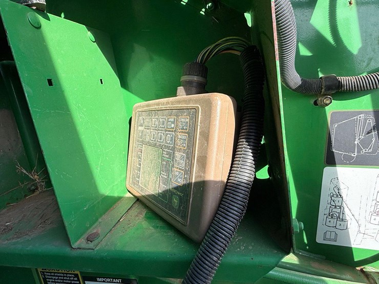 john-deere-568-image-24