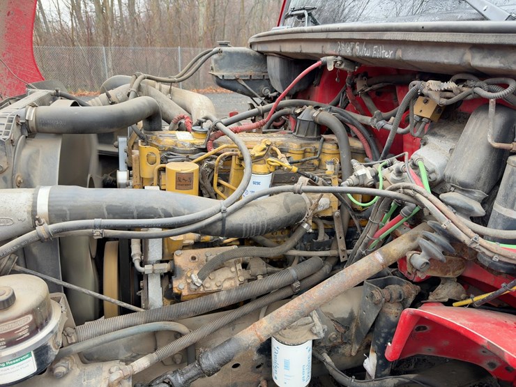 2003-freightliner-fl70-image-8