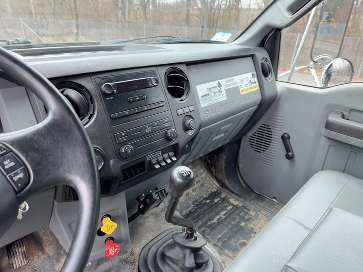 2013-ford-f750-xl-image-27