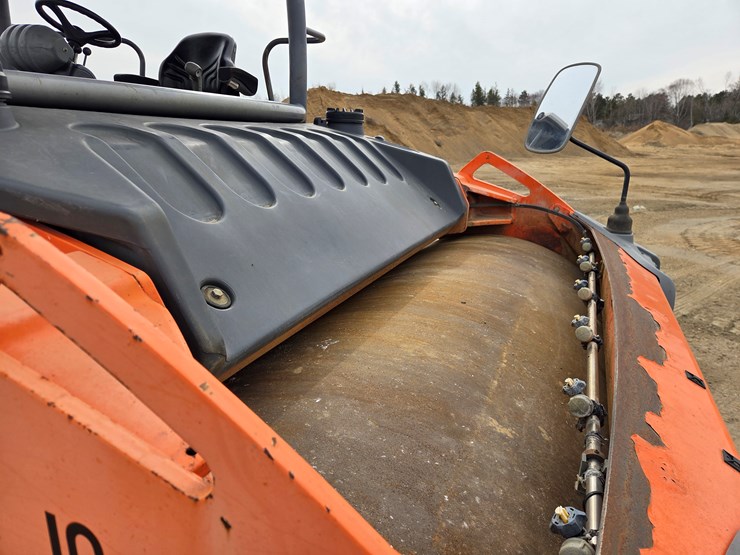 2012-hamm-hd140-image-14