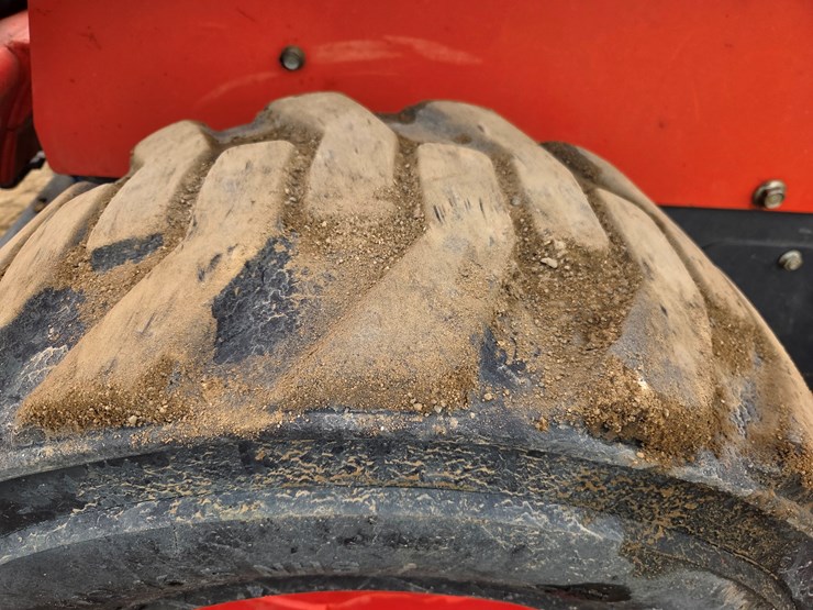 kubota-ssv75-image-51