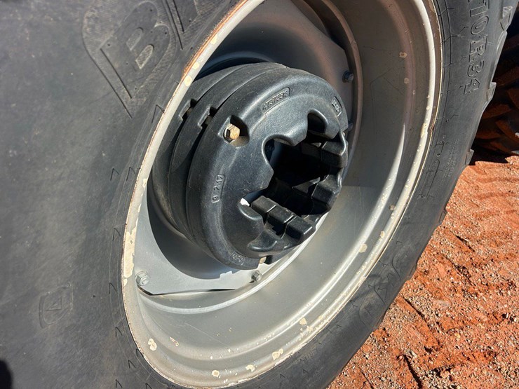 2019-case-ih-farmall-120u-image-41