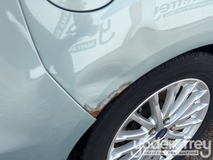 2013-ford-cmax-image-16