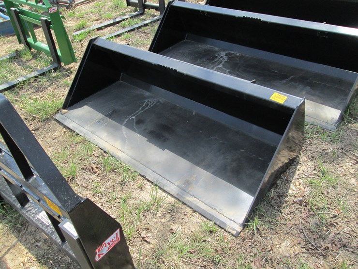 #44096-•-72"-skid-steer-bucket-image-1