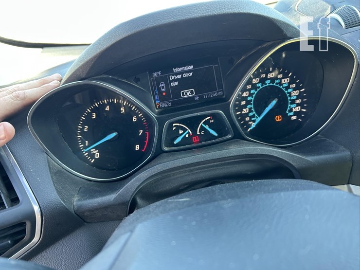 2013-ford-escape-sel-image-15