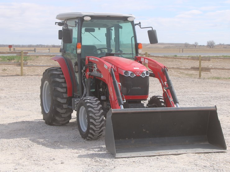 2018-massey-ferguson-1755m-image-8