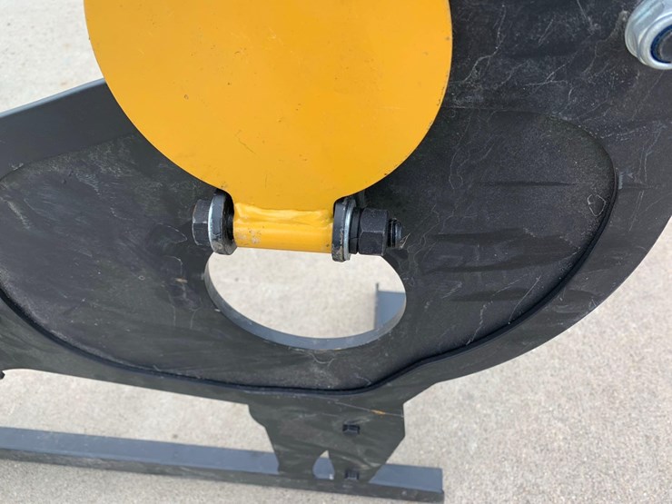 ar500-steel-coyote-shooting-target-with-heart-flapper-image-5