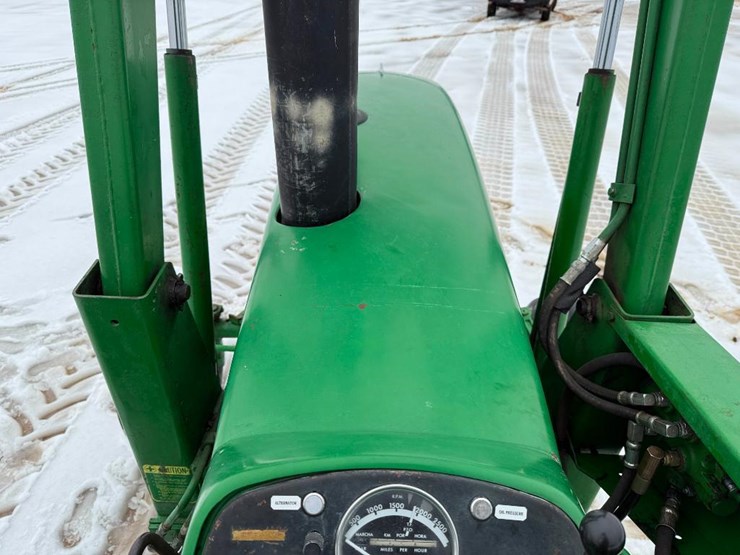 john-deere-3010-image-42